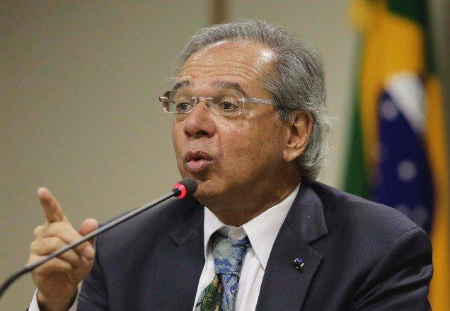 Paulo Guedes indica nomes de novos secretários especiais