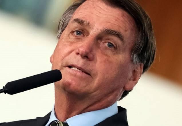 Bolsonaro veta perdão a dívidas de igrejas