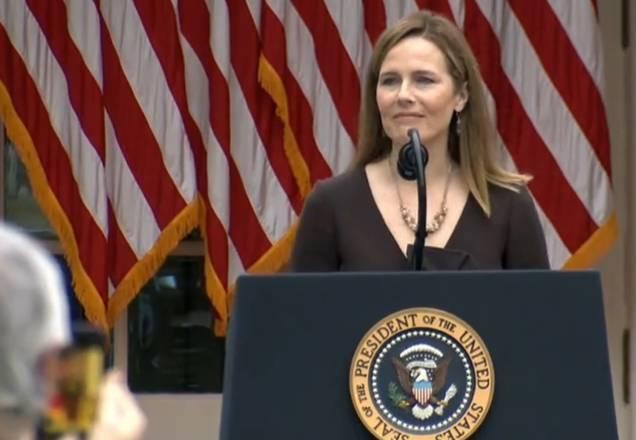 Trump indica Amy Coney  Barrett para vaga na Suprema Corte dos EUA