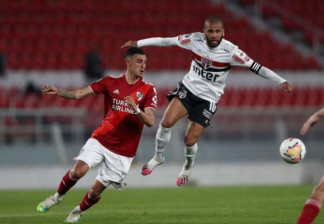 São Paulo perde para o River Plate por 2 a 1 e está eliminado da Libertadores