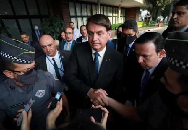 Em São Paulo, Bolsonaro vai a culto evangélico e faz avaliação médica