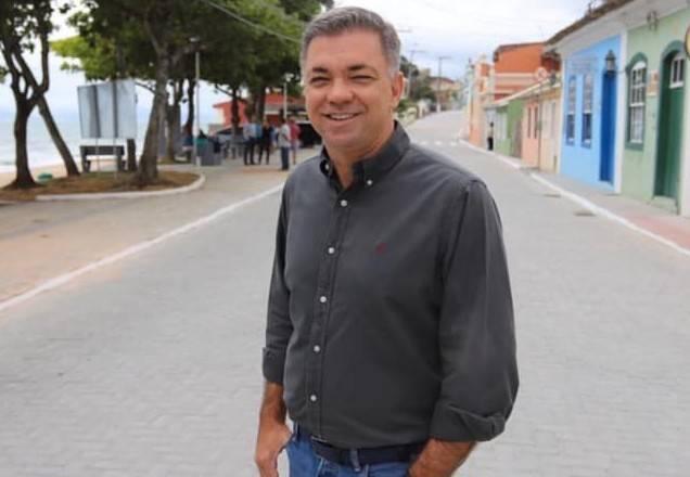 Prefeito de Florianópolis, Gean Loureiro, está internado por covid-19