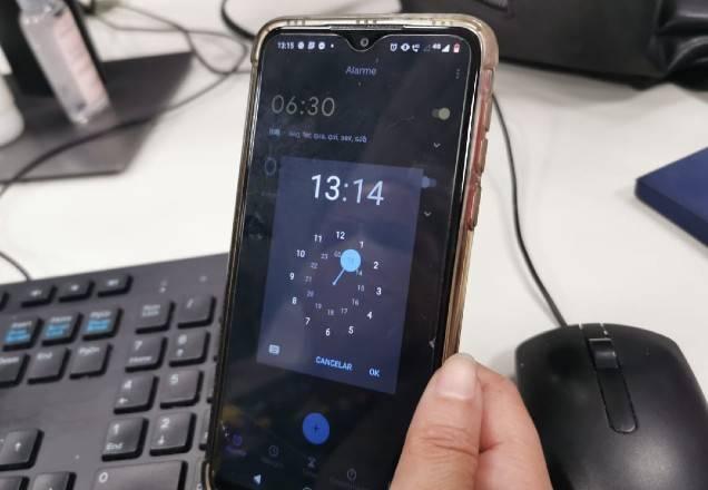 Mesmo sem horário de verão, celulares adiantam hora