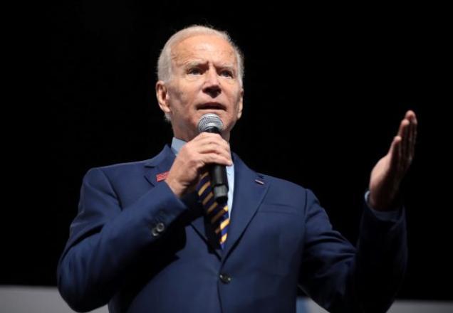 Biden demonstra confiança e pede calma aos eleitores