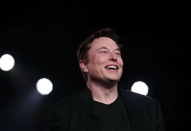 Elon Musk se torna o homem mais rico do mundo