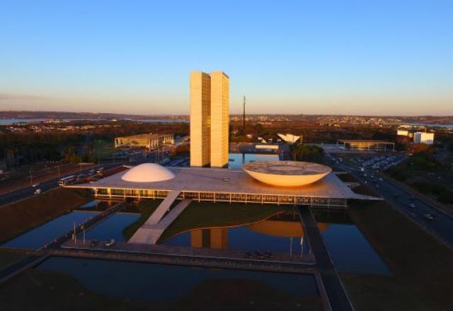 Conheça poderes e benesses dos presidentes da Câmara e do Senado