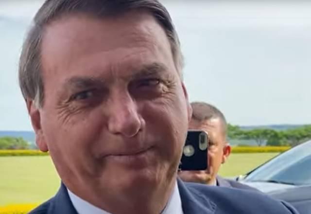 "Tudo acaba um dia", diz Bolsonaro em recado a Rodrigo Maia