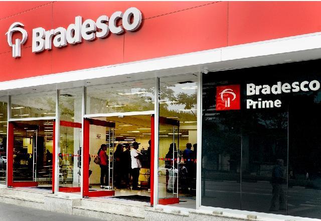 Bradesco fecha mais de mil agências e demite quase 8 mil pessoas em 2020