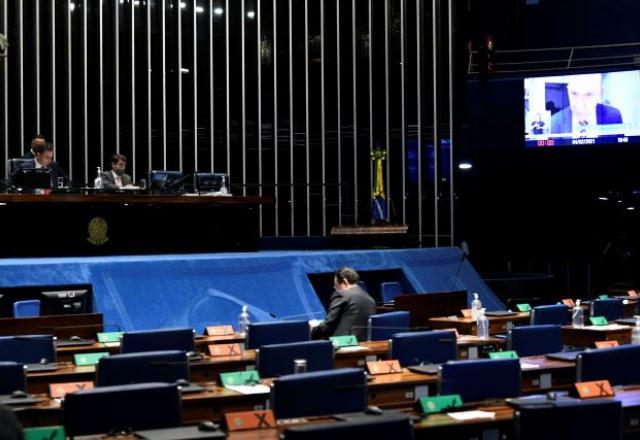 Senado aprova texto que acelera aprovação de uso emergencial de vacinas