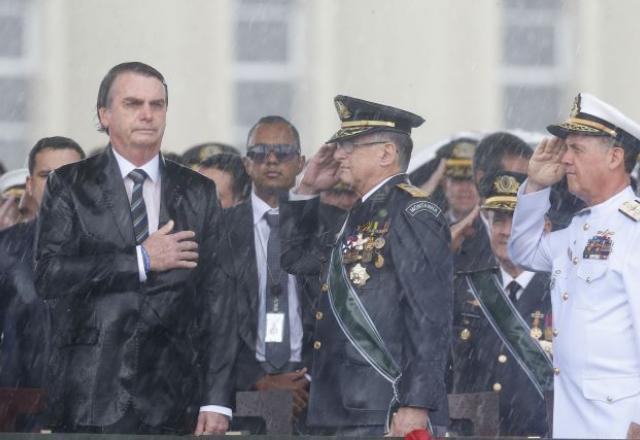 Com queda de Azevedo, próximas trocas serão nos comandos militares