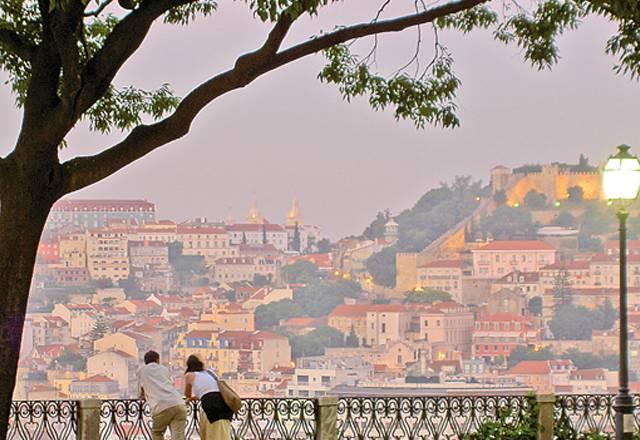 Portugal inicia reabertura, após 79 dias de confinamento obrigatório