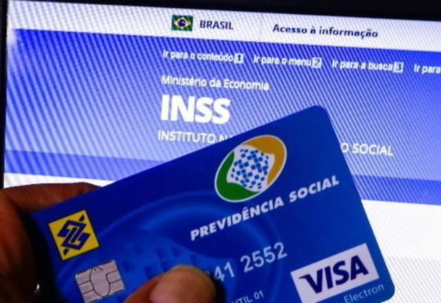 Orçamento: aposentado pode ficar sem antecipação de 13º