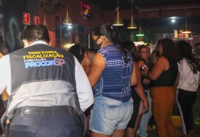 SP: festas clandestinas e lojas fechadas por não cumprir regras da pandemia 