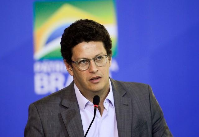 Polícia Federal aciona STF contra o ministro Ricardo Salles