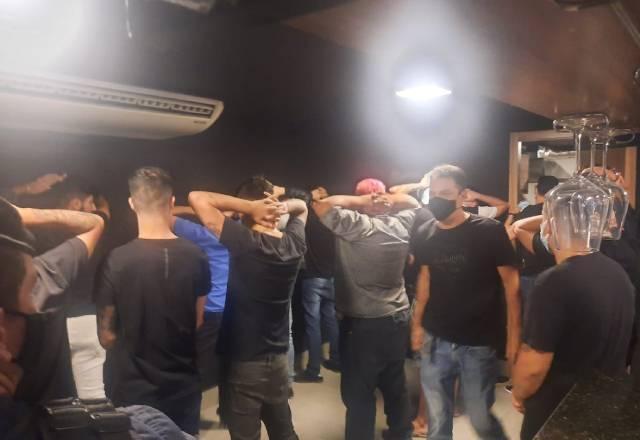 Polícia acaba com festa clandestina no Distrito Federal