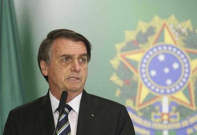 Bolsonaro afirma que poderá passar por nova cirurgia neste ano