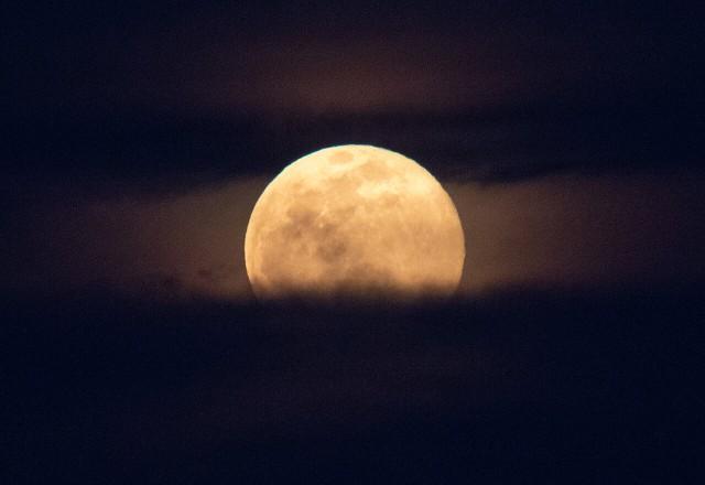 Fenômeno "superlua rosa" poderá ser visto do Brasil nesta 3ª feira