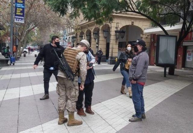 Chile mantém fronteiras fechadas e alivia lockdown em Santiago