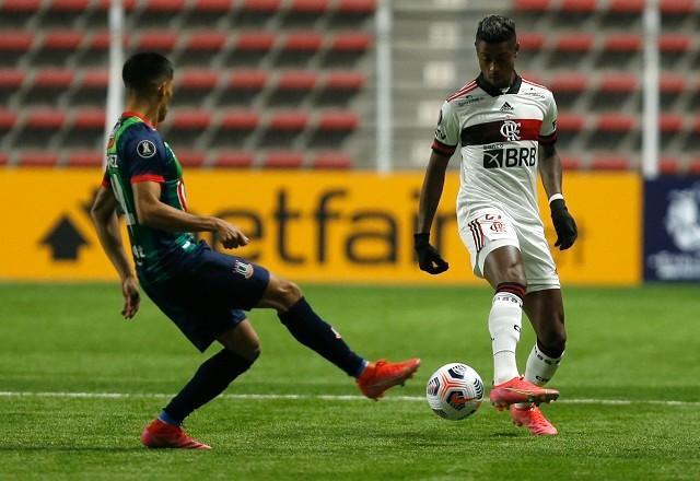 Com falhas defensivas, Flamengo empata com La Calera pela Libertadores