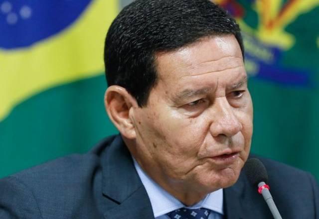 Mourão rebate Al Gore e diz que ex-vice dos EUA deve opinar sobre país dele