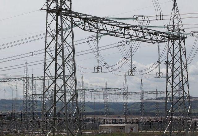 Falta de chuva pelo país deixa  a conta de luz mais cara em junho