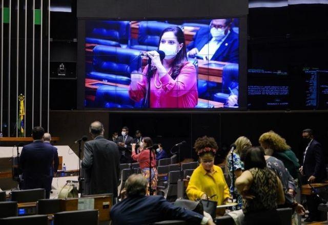 Câmara aprova projeto que criminaliza violência psicológica contra a mulher