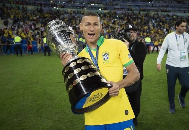 Medalhas da final da Copa América são liberadas após ficarem retidas na alfândega