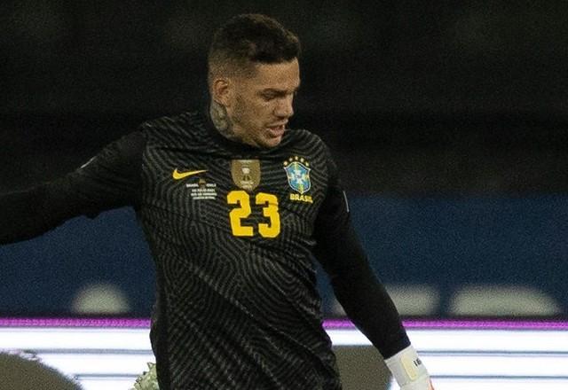 Zerado na Copa América, Ederson pode indicar futuro da meta da seleção