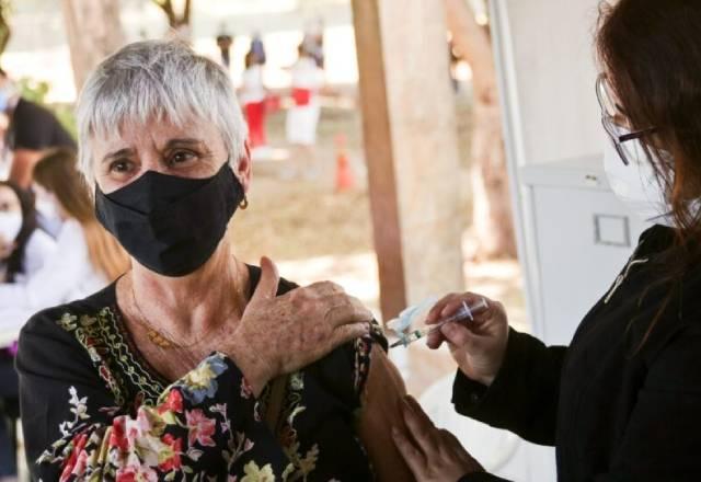 Distrito Federal faz mutirão para aplicação da 2ª dose contra a covid-19