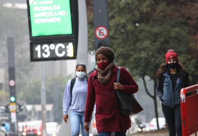 Solidariedade contra o frio: confira onde doar agasalhos e cobertores