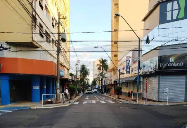 CNM: 7 em cada 10 cidades ainda mantêm restrição de circulação ou atividades