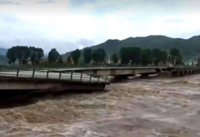 Chuvas intensas na Coreia do Norte destroem mais de mil casas