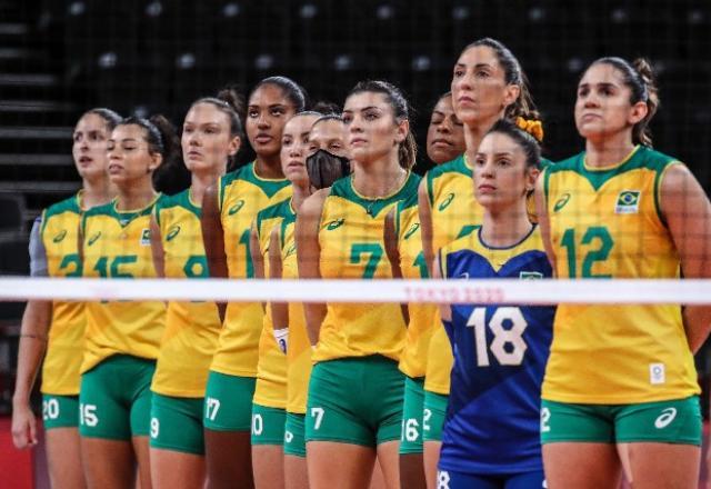 Brasil perde para os Estados Unidos e é medalhista de prata no vôlei feminino