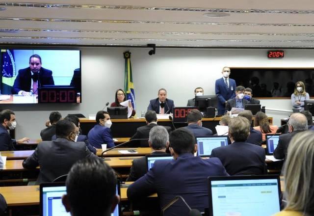 Comissão especial da Câmara aprova mudanças nas eleições