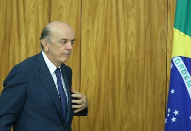 José Serra é diagnosticado com Parkinson e pede licença do Senado