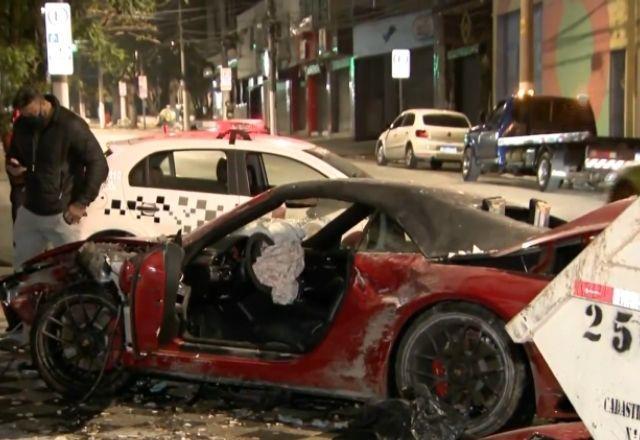 Acidente grave destroi carro de mais de R$ 1 milhão