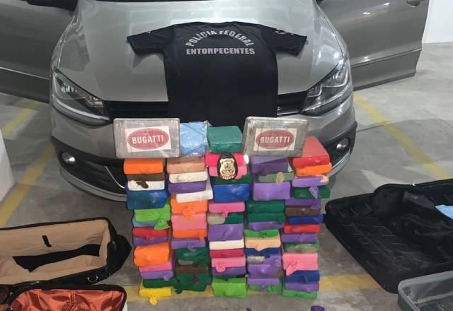 PF apreende cloridrato de cocaína e carros de luxo no Rio e Espírito Santo