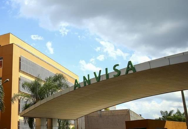 Resolução da Anvisa facilita importação de vacinas contra covid-19