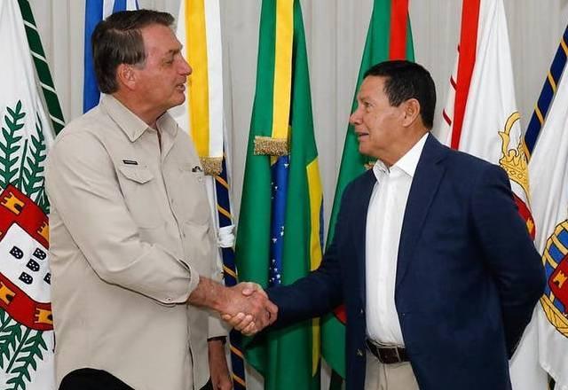 Tem que ter algo que "balize" as redes sociais, diz Mourão