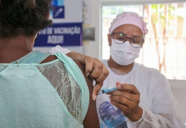 SP inicia aplicação de dose de reforço em imunossuprimidos com 18 anos