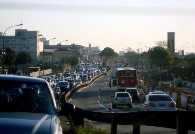 Câmara aprova punição para quem divulgar infração de trânsito