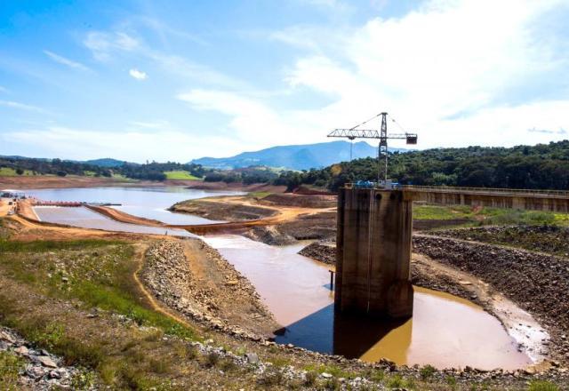 Nível do Cantareira cai para menos de 30%, o mais baixo em 5 anos