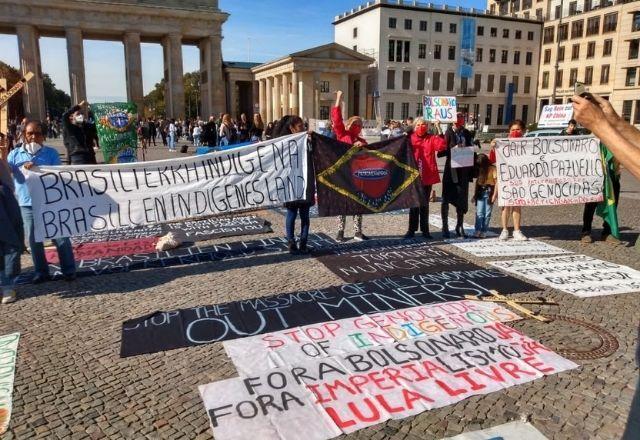 Manifestação contra Bolsonaro alcança países da Europa