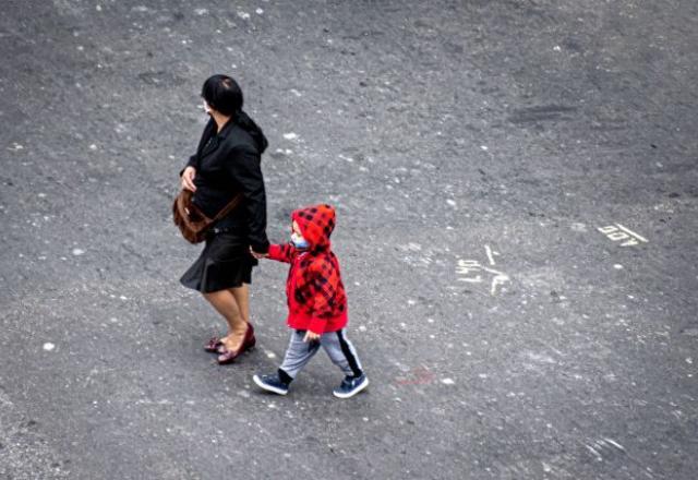 Com pandemia, mais de 140 mil crianças perderam seus cuidadores nos EUA