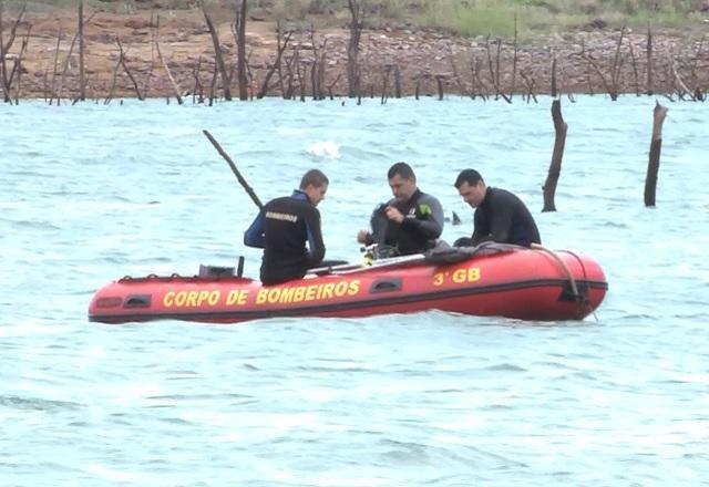 Bombeiros encontram corpos de homens que desapareceram após naufrágio