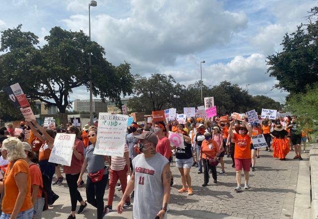 Justiça dos EUA pressiona Texas novamente para impedir lei antiaborto