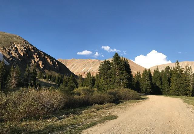 Alpinista perdido ignora ligações do resgate por não reconhecer número