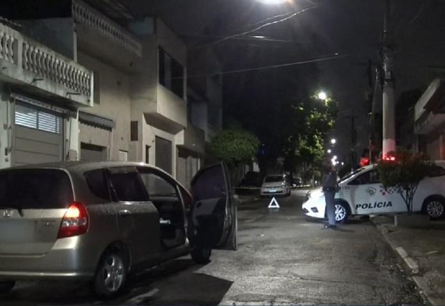 Casal de GCMs com neto no carro reage a tentativa de assalto