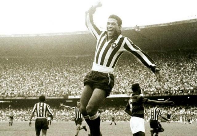 Garrincha é homenageado por Corinthians e Santos; confira mensagens