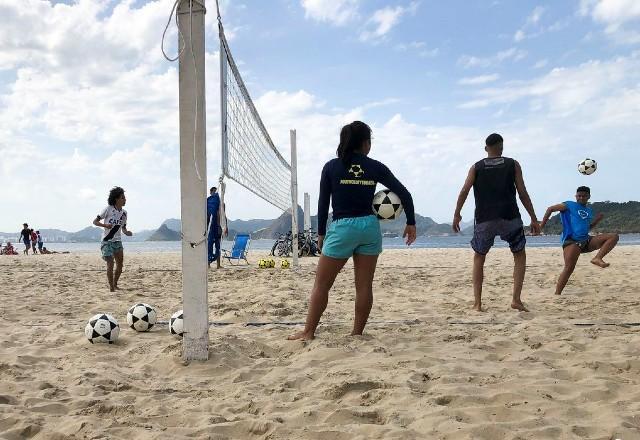 Rio de Janeiro tem primeiro dia sem uso de máscaras em locais abertos